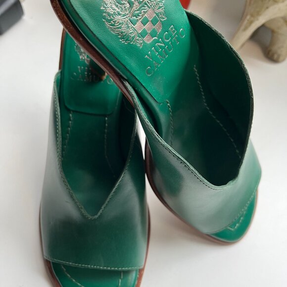 Vince Camuto Irish green size 7.5 in MINT CONDITION - Picture 1 of 3